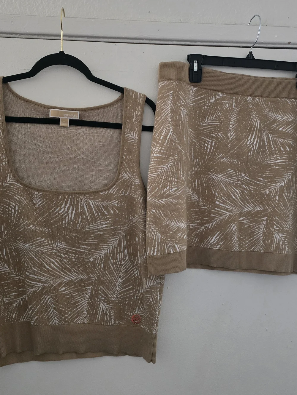 Michael Kors Tan & White 2 pc Patterned Knit Skirt Sweatet Set